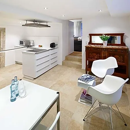 Apartmanhotel Domresidenz 5*